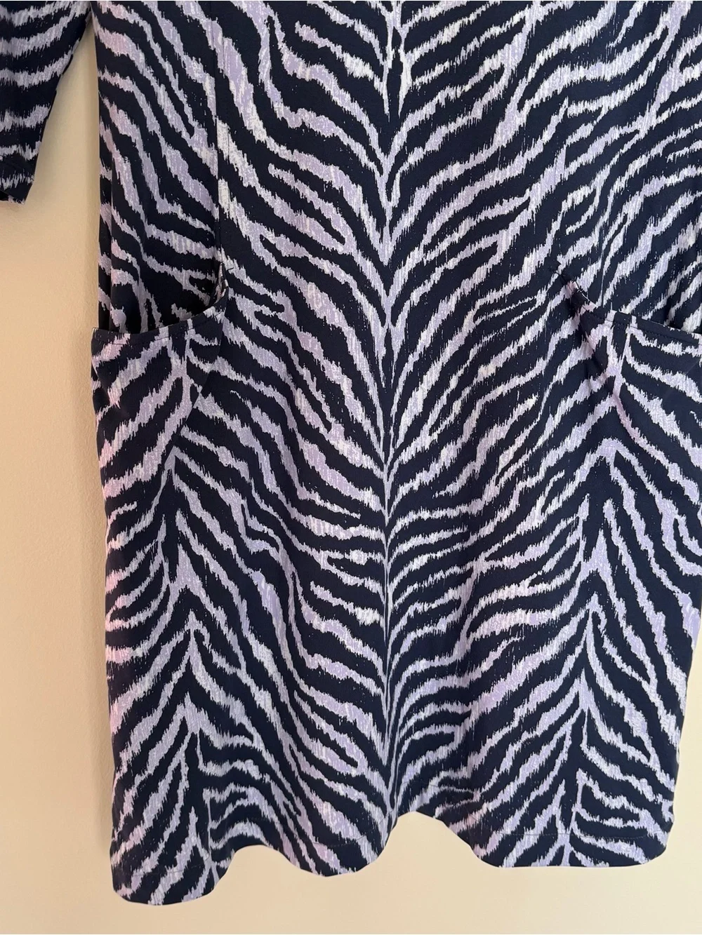 J. McLaughlin Catalyst Dress Tiger Eye Print - Picture 4 of 7